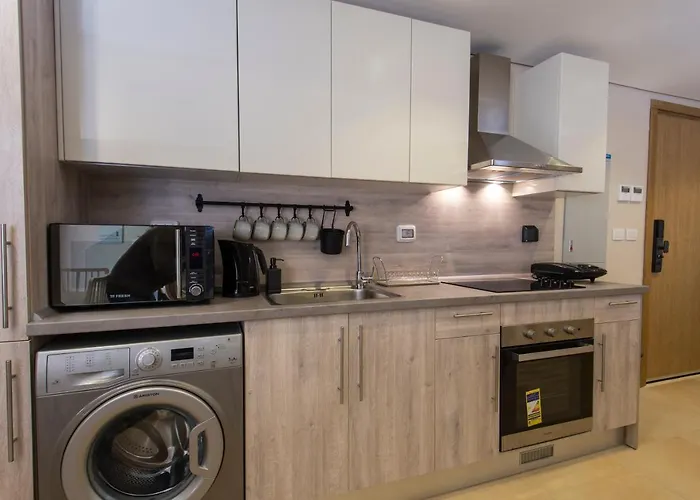 A Stunning Seaview Penthouse; 3Bedrooms + Nanny