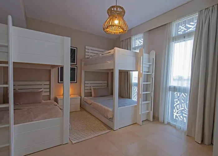 A Stunning Seaview Penthouse; 3Bedrooms + Nanny
