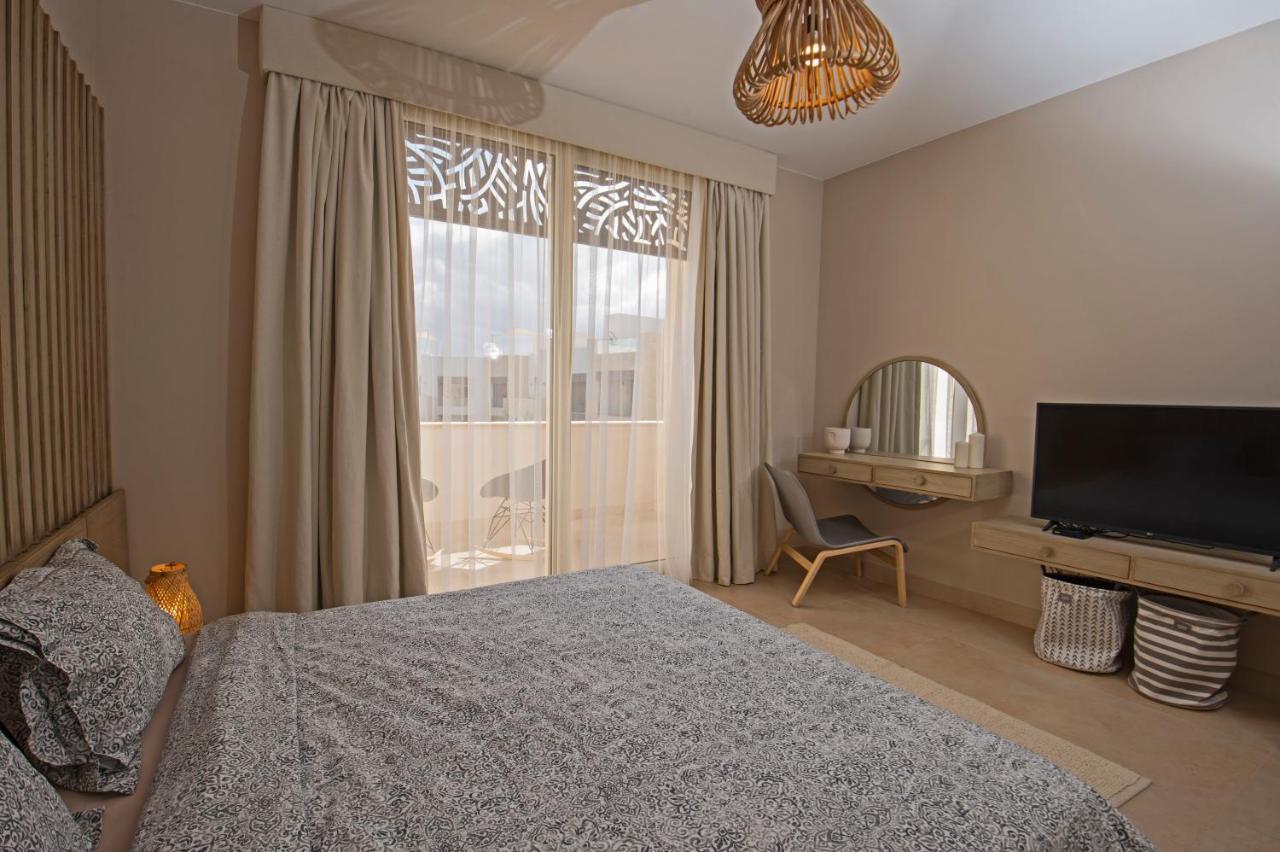 Apartment A Stunning Seaview Penthouse; 3bedrooms + Nanny *