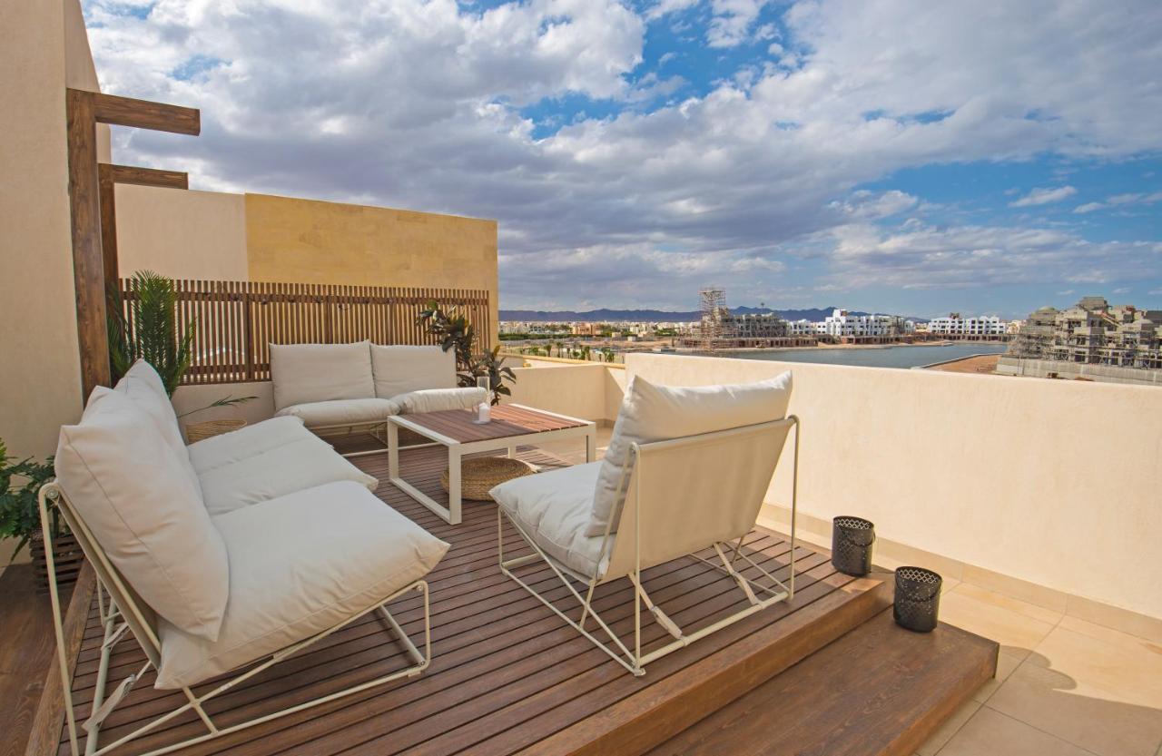 Apartment A Stunning Seaview Penthouse; 3bedrooms + Nanny *