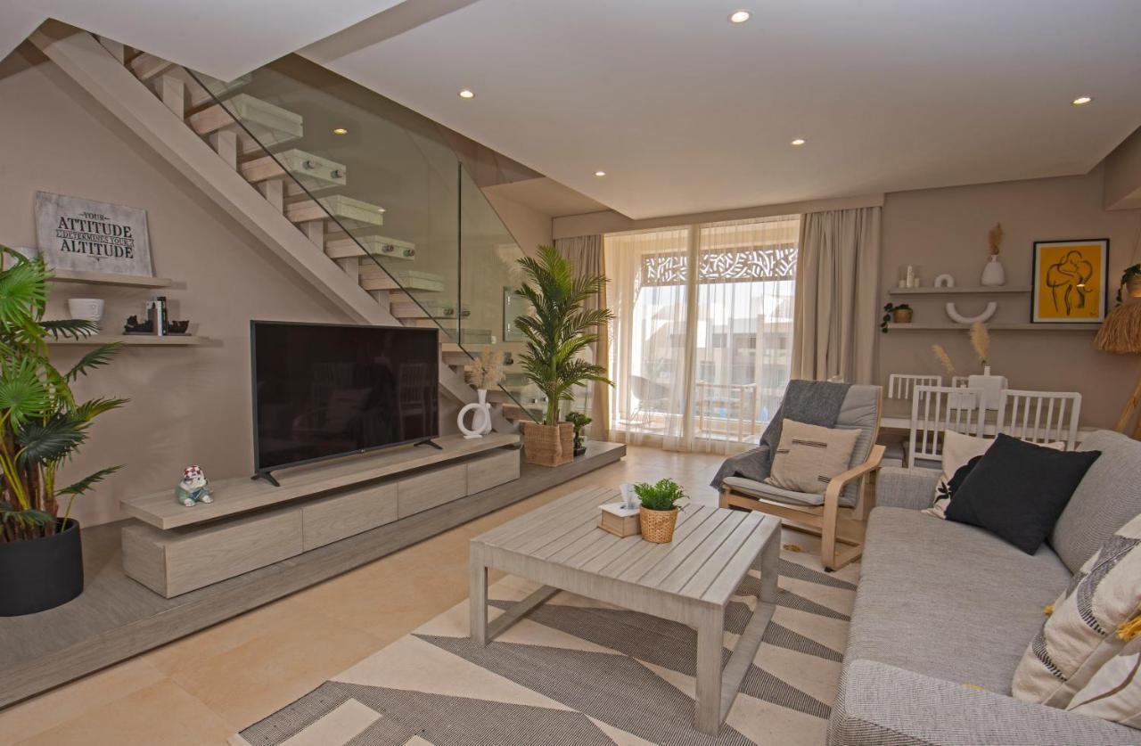 Apartment A Stunning Seaview Penthouse; 3bedrooms + Nanny