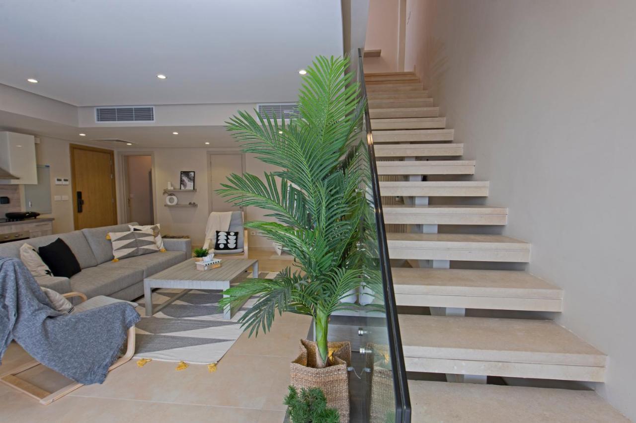 Apartment A Stunning Seaview Penthouse; 3bedrooms + Nanny