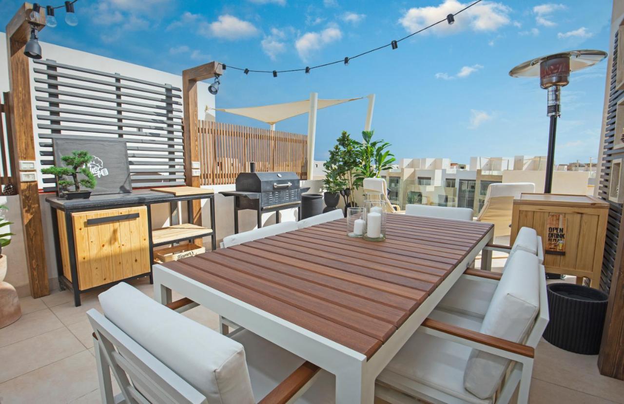 A Stunning Seaview Penthouse; 3bedrooms + Nanny Apartment Hurghada
