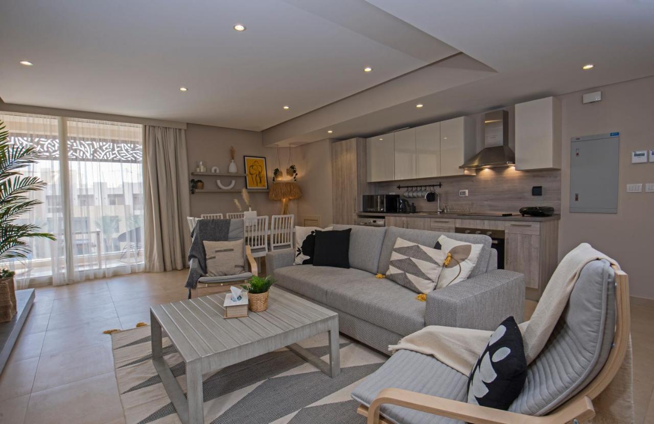 A Stunning Seaview Penthouse; 3bedrooms + Nanny