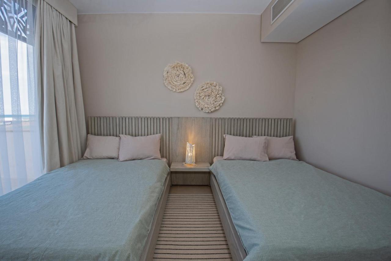 A Stunning Seaview Penthouse; 3bedrooms + Nanny *