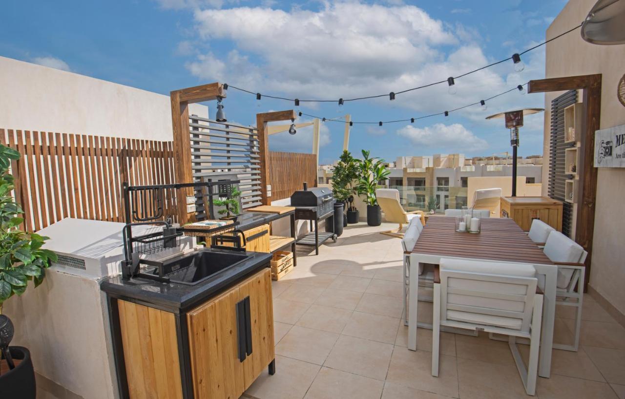 A Stunning Seaview Penthouse; 3bedrooms + Nanny