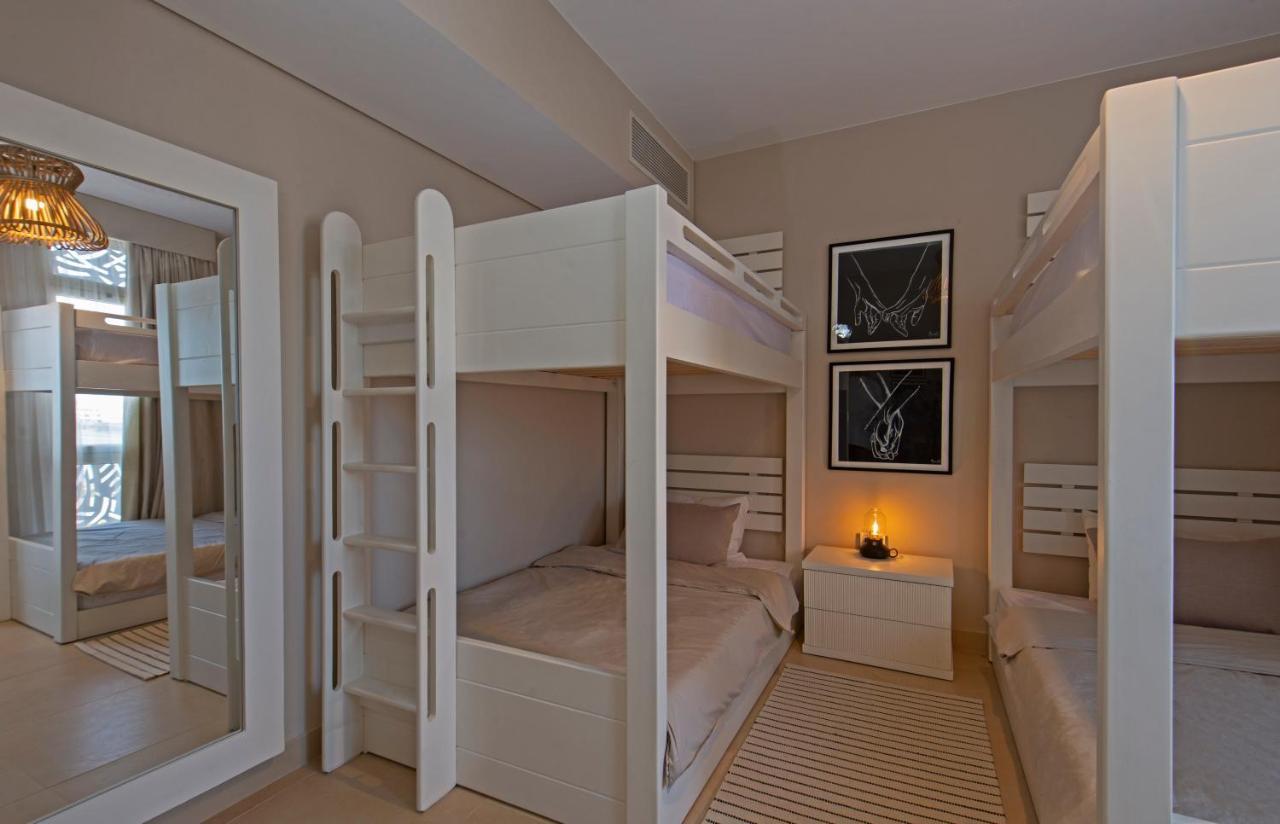 A Stunning Seaview Penthouse; 3bedrooms + Nanny Apartment *